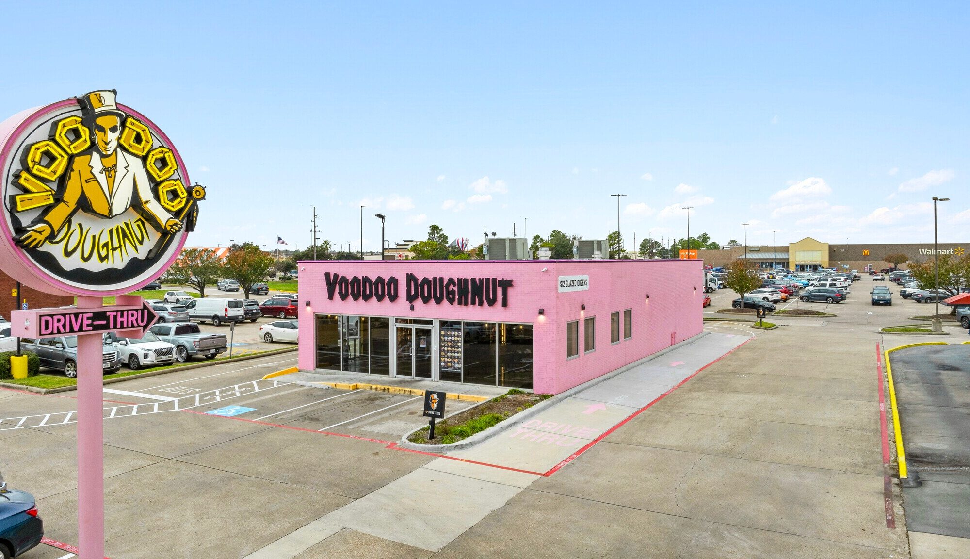 Blue West Capital Represents 1031 Buyer in Acquisition of Single-Tenant Voodoo Doughnut in Katy, Texas